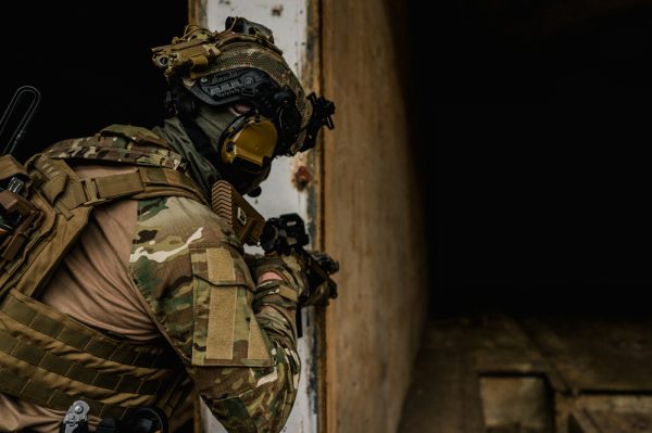 Special,Forces,Soldier,Doing,Tactical,Training,In,Building,Clearing,(cqb).